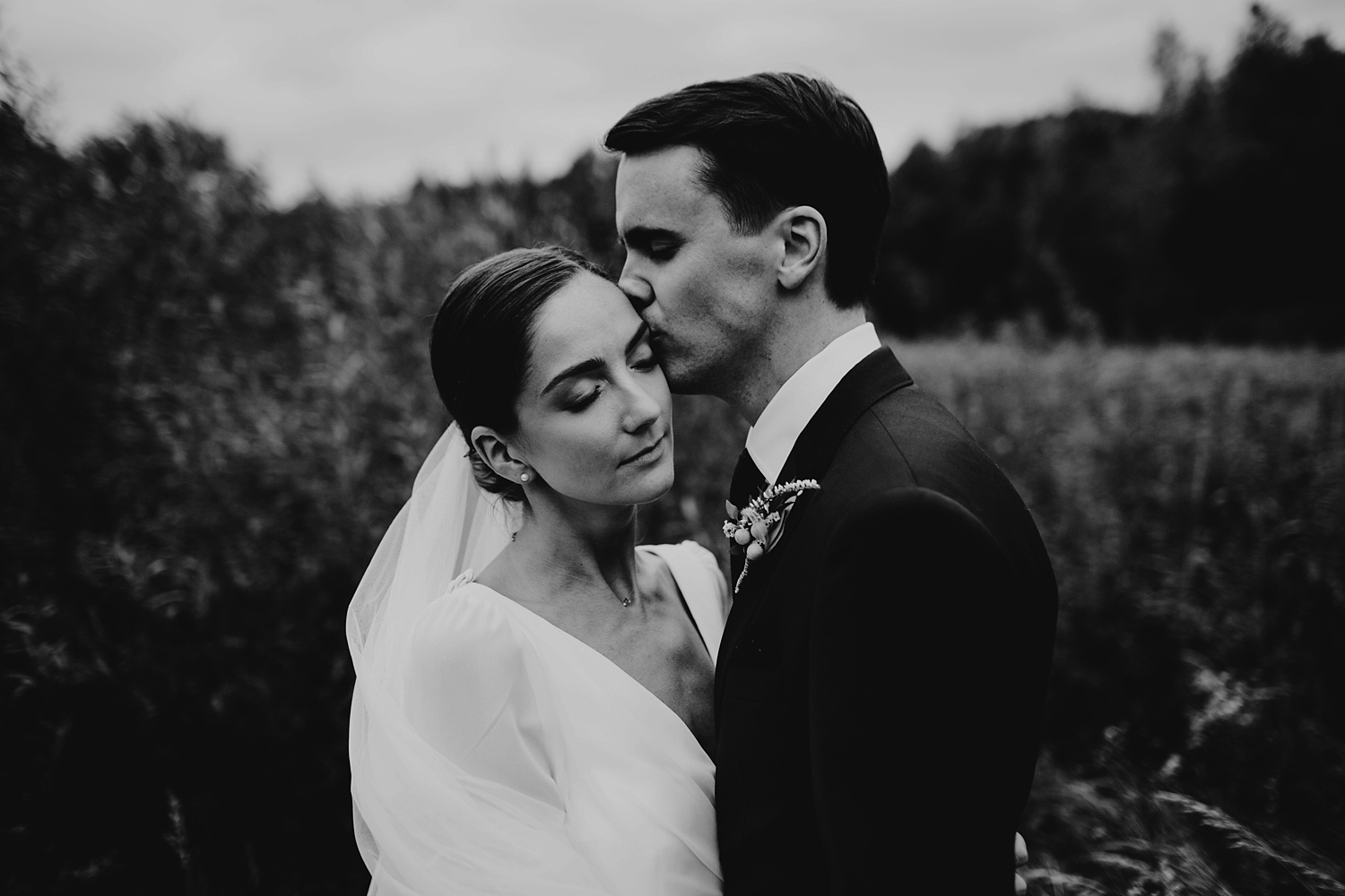 graziausios vestuviu nuotraukos 2019